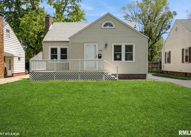 Property at 2428 S 8th St, Springfield, IL 62703, 2 beds, 1 bath
