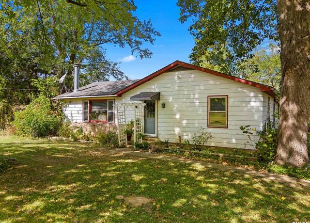 Property at 913 E Truitt Ave, Chillicothe, IL 61523, 2 beds, 2 baths