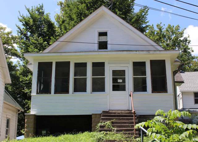 Property at 1309 Clay St, Davenport, IA 52804, 3 beds, 1 bath