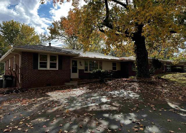 Property at 607 S Dixon Ave, Carbondale, IL 62901, 3 beds, 2 baths