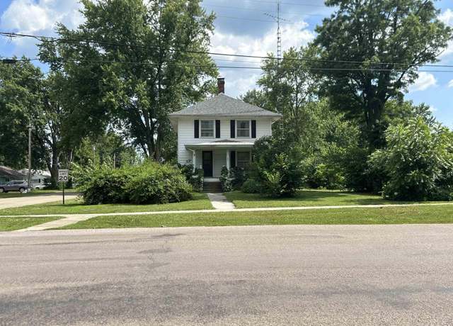 Property at 301 W Greenwood Ave, Jacksonville, IL 62650, 3 beds, 1.5 baths