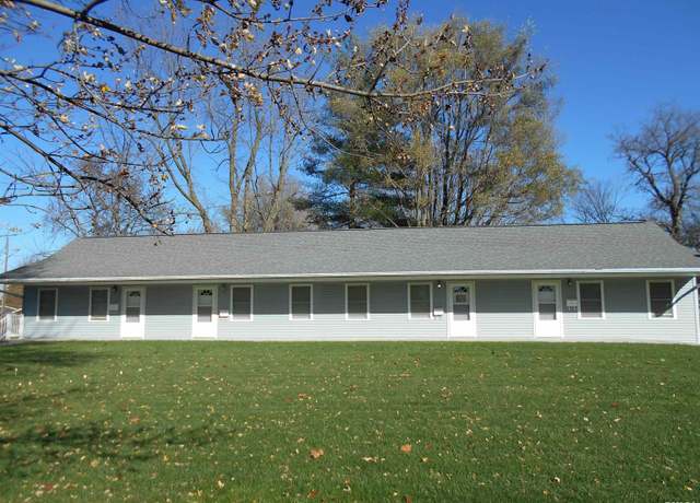 Property at 537 N Washington St, Bushnell, IL 61422, 4 beds, 4 baths