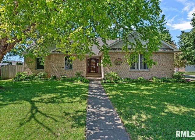Property at 308 Linden Ln, Williamsville, IL 62693, 3 beds, 2 baths