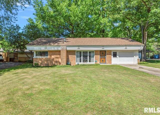 Property at 141 Circle Dr, Springfield, IL 62703, 2 beds, 1 bath