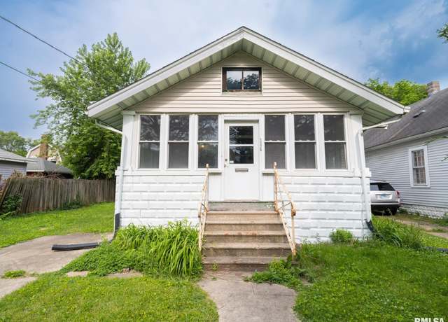 Property at 1326 N Underhill St, Peoria, IL 61606, 2 beds, 2 baths