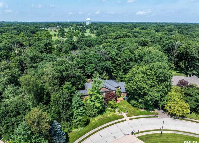 Property at 42 Wildwood Dr, Rock Island, IL 61201, 5 beds, 4 baths