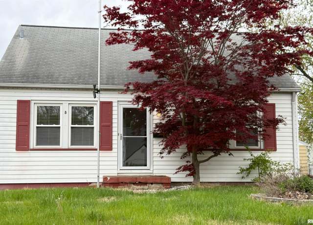Property at 3124 N Parish Ave, Peoria, IL 61604, 3 beds, 2 baths