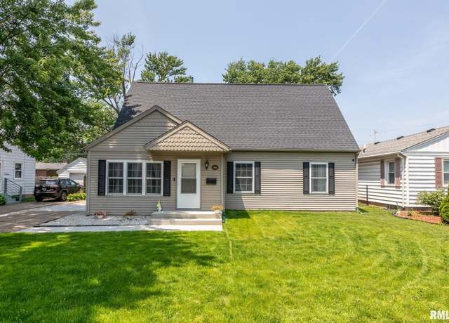 Property at 1417 N 5th St, Pekin, IL 61554, 4 beds, 2 baths