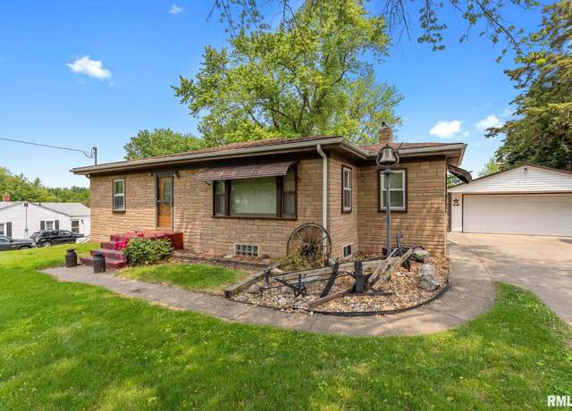 Property at 2706 W 47th St, Davenport, IA 52806, 3 beds, 1 bath