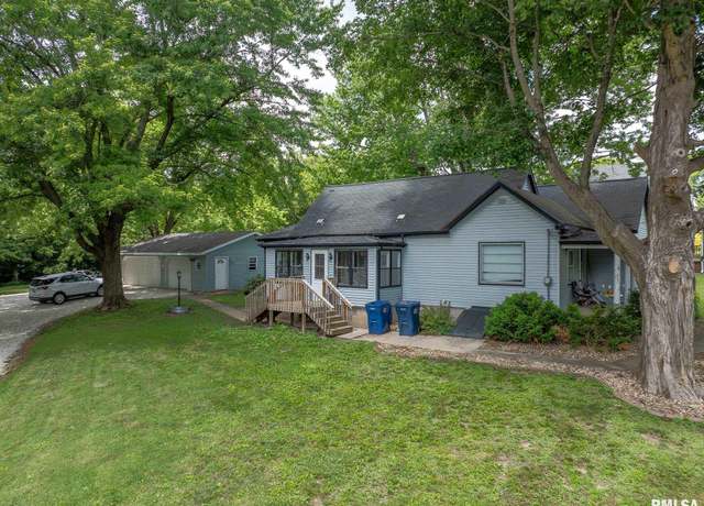 Property at 405 S State St, East Galesburg, IL 61430, 3 beds, 2 baths