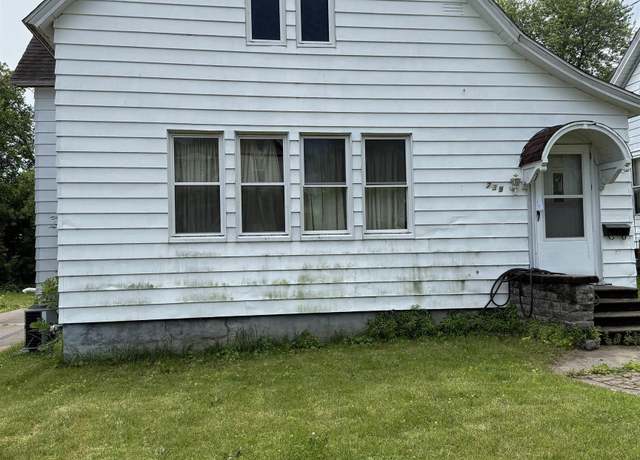 Property at 739 15th Avenue South, Clinton, IA 52732, 5 beds, 1 bath