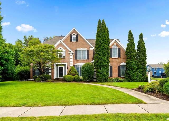 Property at 12 Crystal Ct, Morton, IL 61550, 4 beds, 4 baths