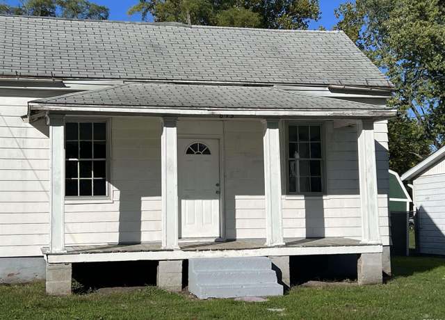 Property at 813 N Diamond St, Jacksonville, IL 62650, 3 beds, 1 bath