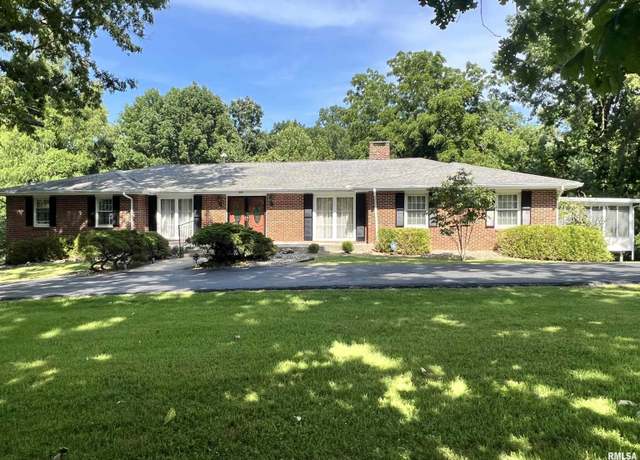 Property at 112 Birdsong Dr, Carbondale, IL 62903, 5 beds, 3.5 baths