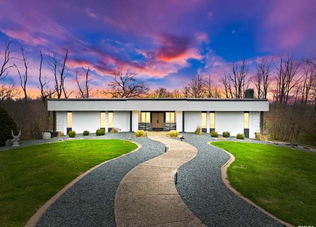 Property at 1057 N Knox Rd 325 E, Galesburg, IL 61401, 5 beds, 3.5 baths