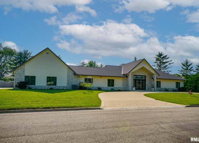 Property at 241 Birch Pl, Kewanee, IL 61443, 4 beds, 3.5 baths