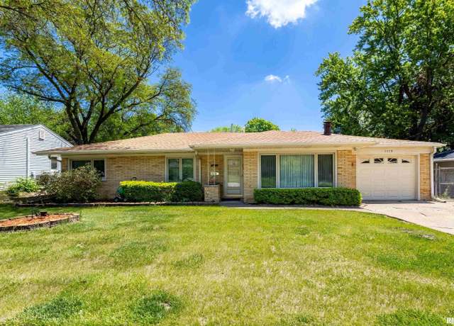 Property at 1119 14th St, Bettendorf, IA 52722, 3 beds, 1.5 baths