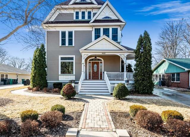 Property at 968 N Broad St, Galesburg, IL 61401, 3 beds, 4 baths