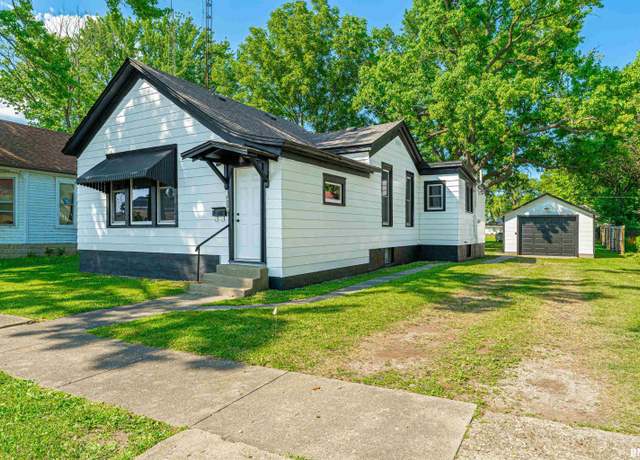 Property at 914 Pekin St, Lincoln, IL 62656, 3 beds, 1 bath