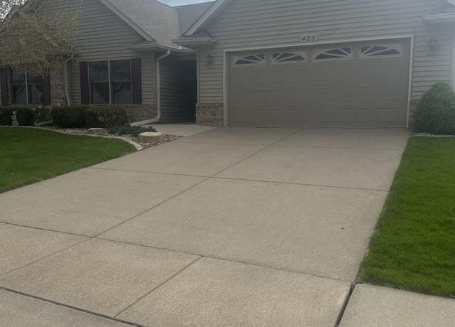 Property at 425 Kevin Rd, Blue Grass, IA 52726, 3 beds, 3 baths