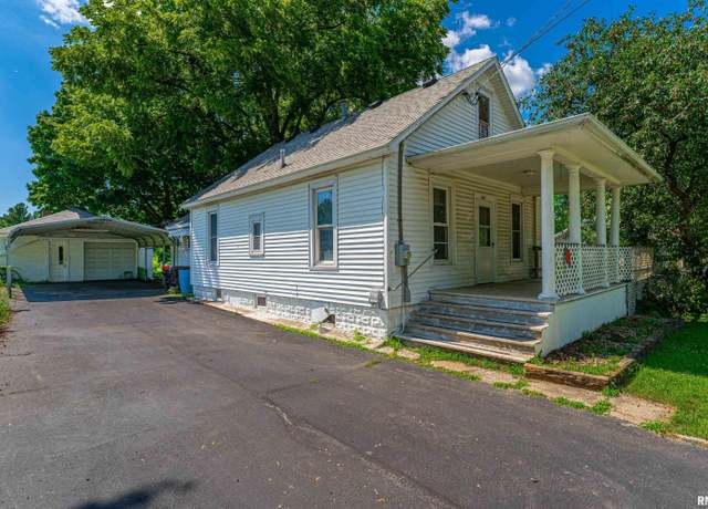 Property at 1007 S College St, Lincoln, IL 62656, 2 beds, 1 bath