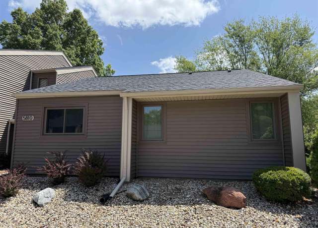 Property at 5810 N Old Hickory Ln #5810, Peoria, IL 61615, 2 beds, 2 baths