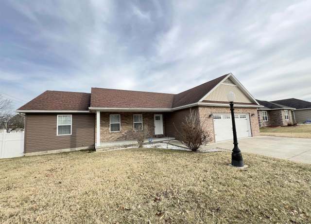 Property at 100 Twin Lakes Rd, Carterville, IL 62918, 3 beds, 2 baths