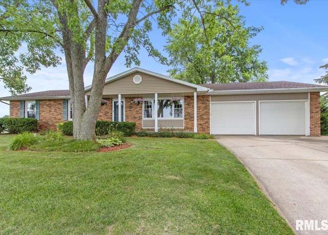 Property at 1010 E Michigan Ave, Metamora, IL 61548, 4 beds, 2 baths