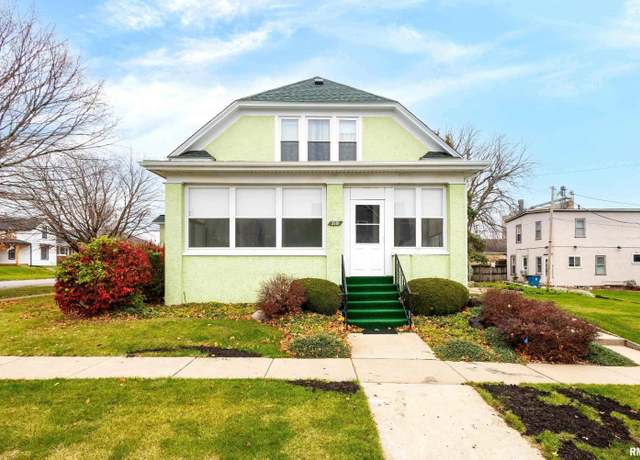 Property at 218 S Henry St, Walcott, IA 52773, 3 beds, 1.5 baths
