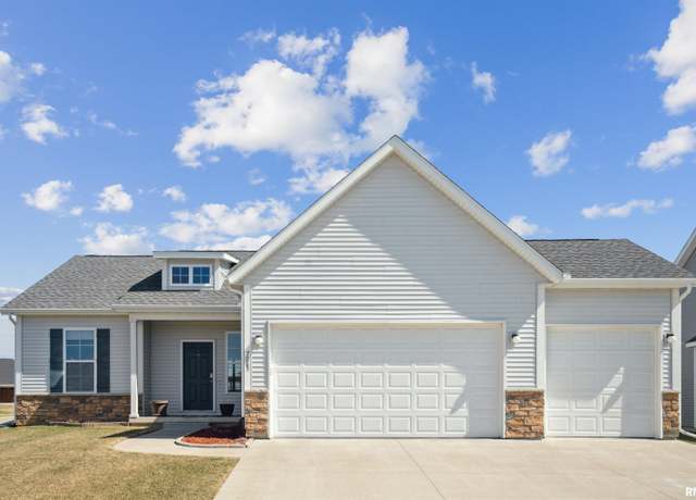 Property at 7085 Grove Xing, Bettendorf, IA 52722, 5 beds, 3 baths