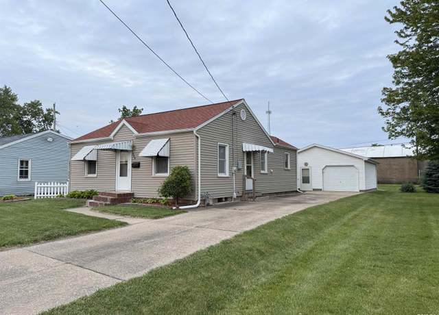 Property at 846 S 7th Ave, Canton, IL 61520, 3 beds, 1 bath