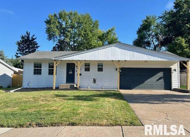 Property at 2504 W 43rd St, Davenport, IA 52806, 3 beds, 2.5 baths