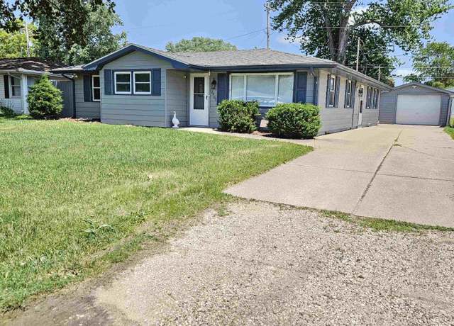 Property at 2409 9th St, Silvis, IL 61282, 4 beds, 1.5 baths