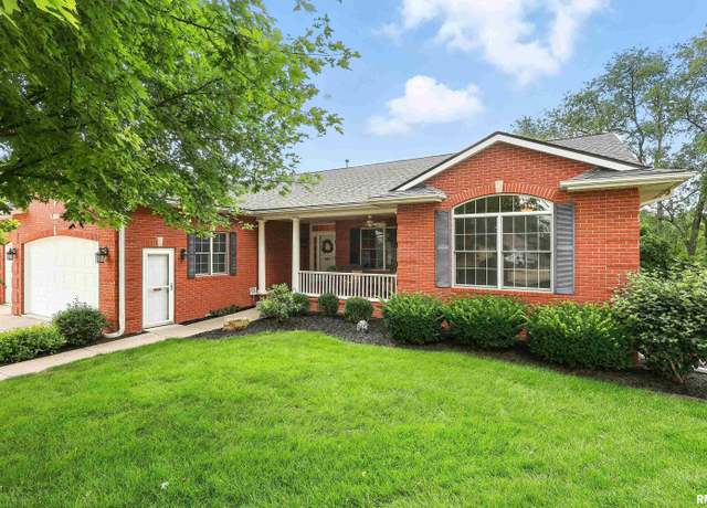 Property at 2718 Pioneer Ct, Davenport, IA 52804, 3 beds, 2 baths