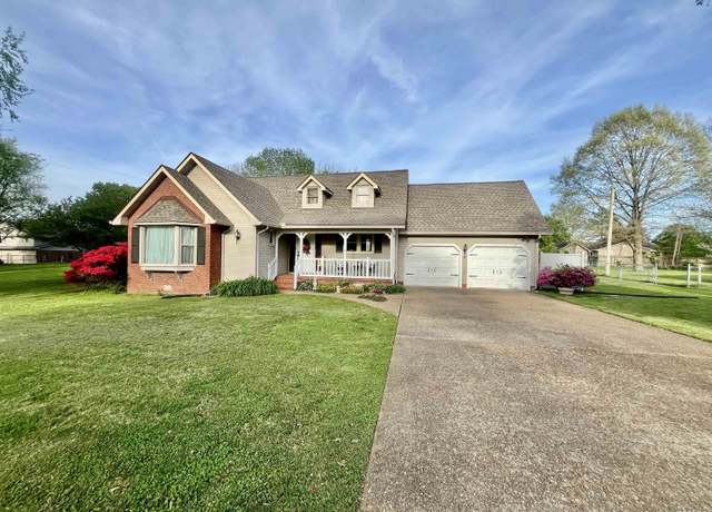 Property at 54 James Dr, Metropolis, IL 62960, 3 beds, 2 baths