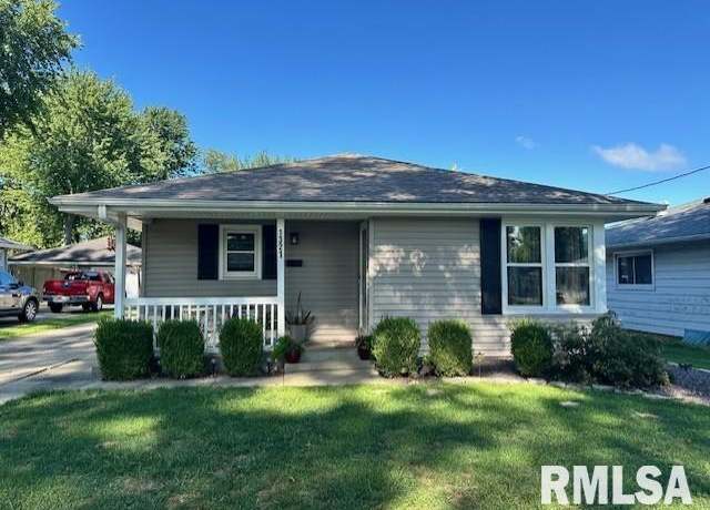 Property at 1321 Goltra Ave, Jacksonville, IL 62650, 3 beds, 2 baths