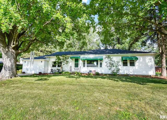 Property at 5004 N Circle Ct, Peoria, IL 61614, 2 beds, 1 bath