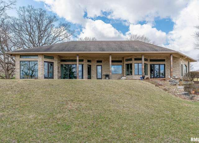 Property at 28176 226th St, Le Claire, IA 52753, 3 beds, 4.5 baths