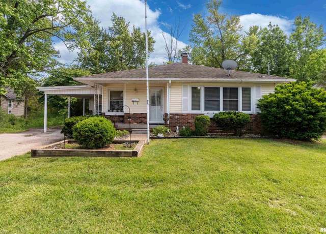 Property at 615 W Grand Ave, Carterville, IL 62918, 4 beds, 2 baths