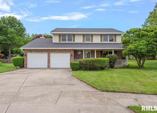 Property at 900 Monarch Dr, Chatham, IL 62629, 4 beds, 2.5 baths