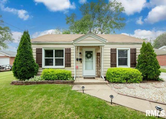 Property at 1296 Harrison St, Galesburg, IL 61401, 3 beds, 1 bath