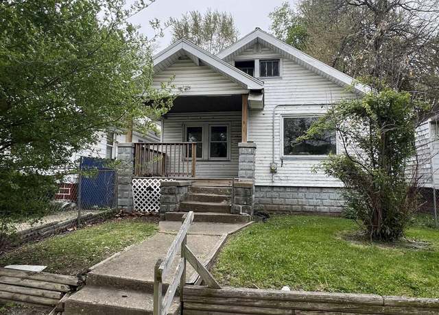 Property at 1614 W Smith St, Peoria, IL 61605, 2 beds, 1 bath