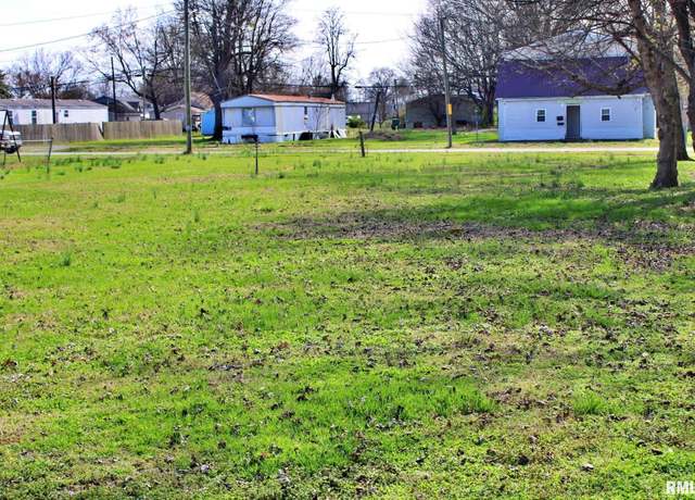 Property at 707 E 7th St, Metropolis, IL 62960-1939