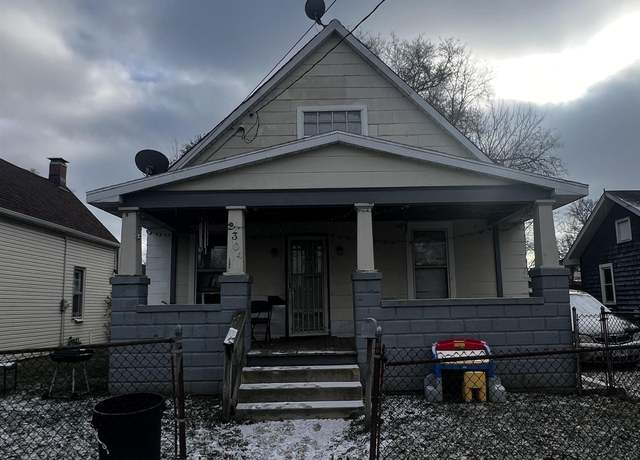 Property at 2304 W Malone Ave, Peoria, IL 61605, 2 beds, 1 bath