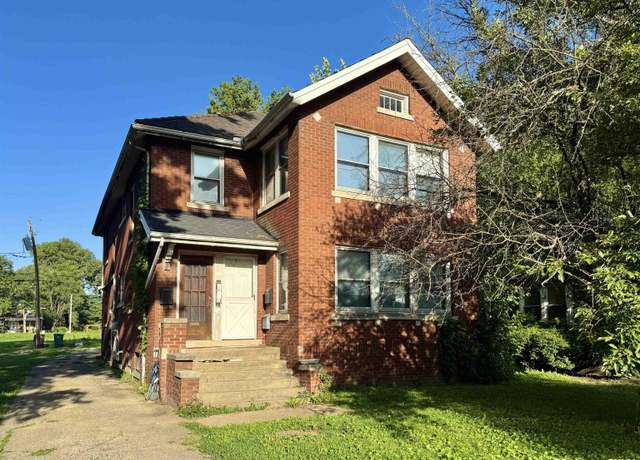 Property at 1104-1106 N Ellis St, Peoria, IL 61606, 4 beds, 2 baths