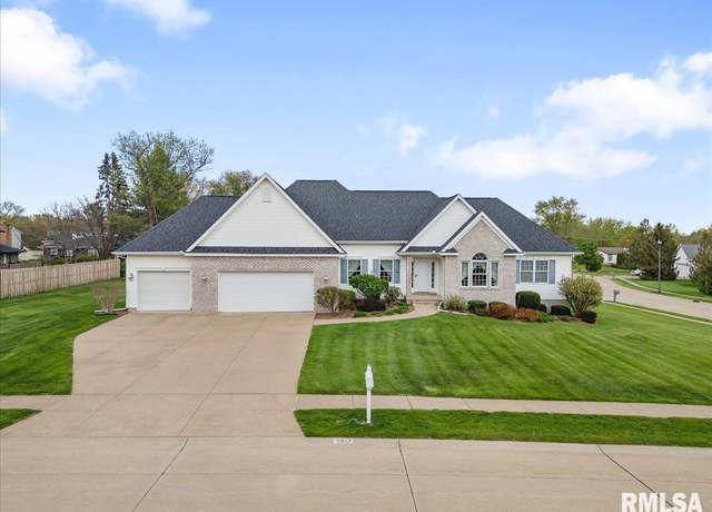 Property at 2017 E 47th St, Davenport, IA 52807-1206, 3 beds, 2.5 baths