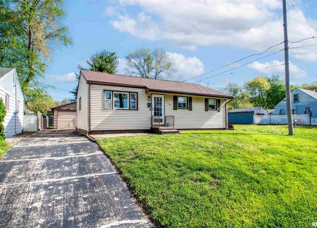 Property at 719 E Division Ave, Peoria Heights, IL 61616, 3 beds, 1 bath