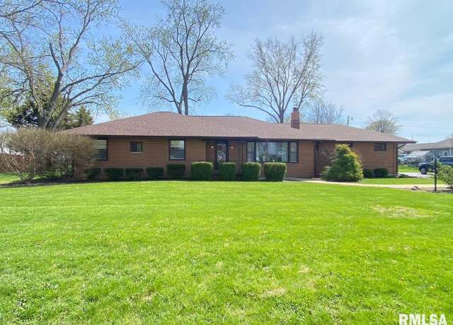Property at 235 W Van Buren St, Greenview, IL 62642, 3 beds, 2 baths