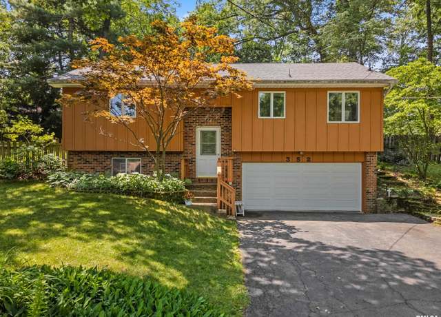 Property at 352 Whispering Oaks Dr, Groveland, IL 61535, 2 beds, 1 bath