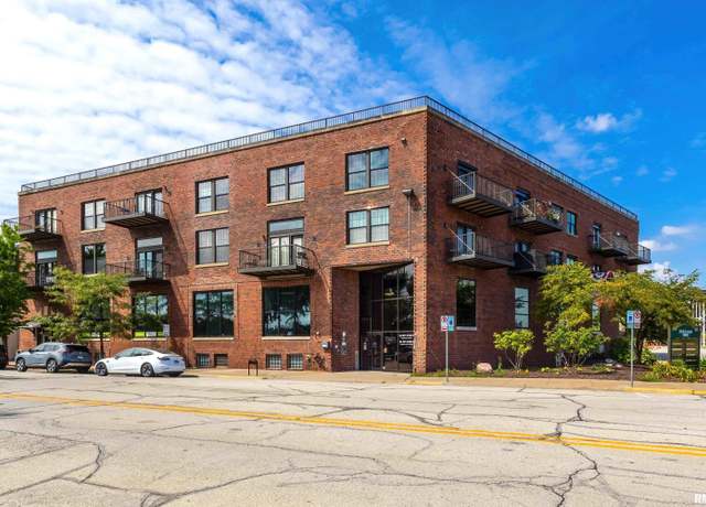 Property at 110 19th St #311, Rock Island, IL 61201-8017, 1 bed, 2 baths